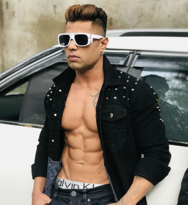 Mayank Pawar bio