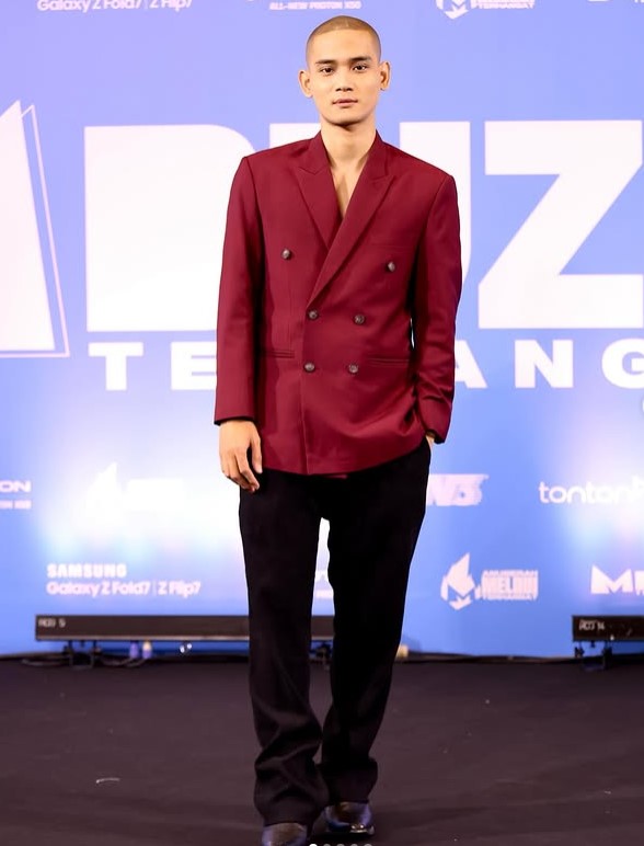 Aman Aziz height
