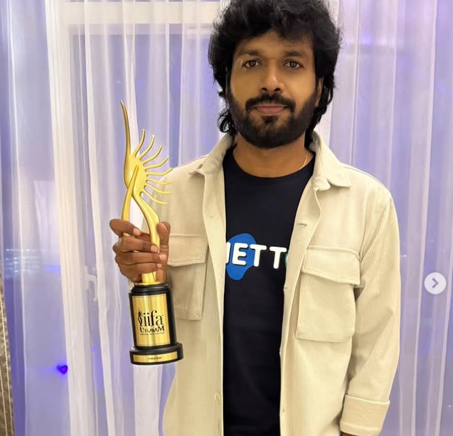 Anil Ravipudi BEST DIRECTOR TELUGU AWARD for Bhagavanth Kesari at the NEXA IIFA Awards 2024