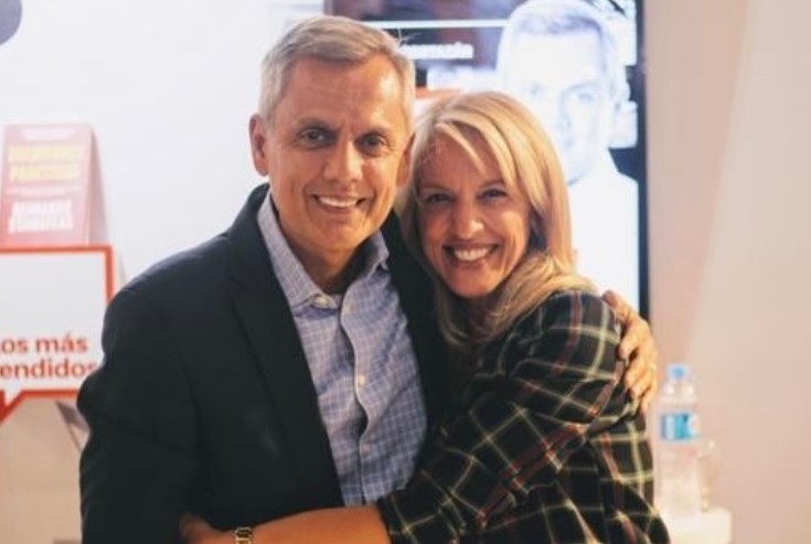 Bernardo Stamateas with his wife