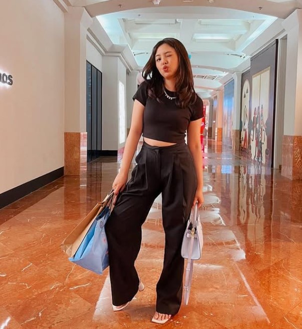 Jessica Vania height