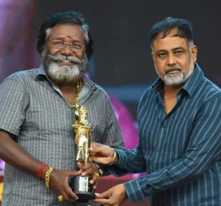Karunas won Best Supporting Actor award at Vikatan Awards