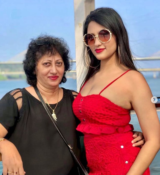 Kezaia Caldeira with his mother