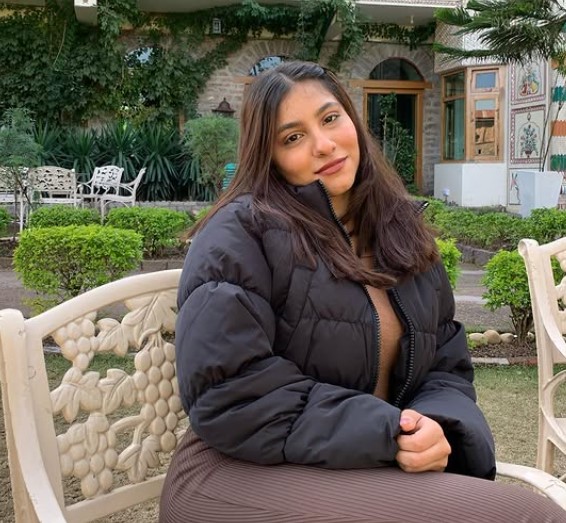 Khushi Rawal bio