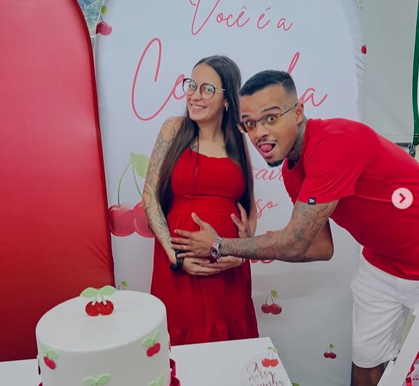 MC Luanzinho with his wife