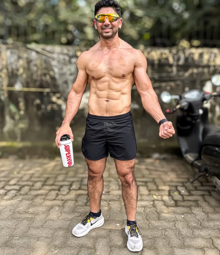 Mustafa Ahmed height