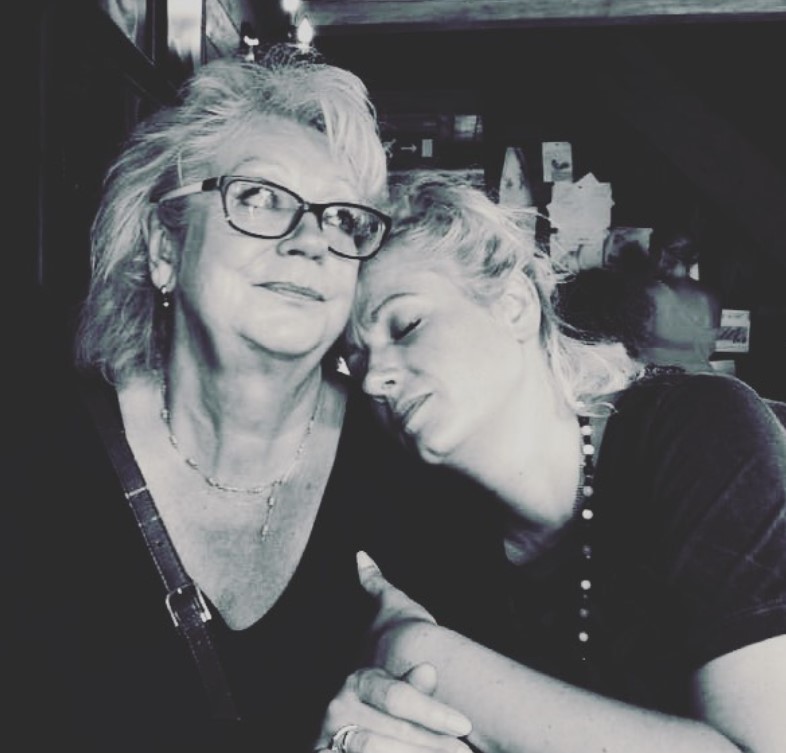 Olga Szomanska with her mother