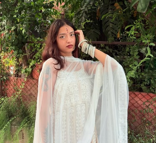 Ruru Thakur age