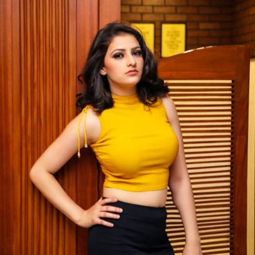 Samaira Thakur bio