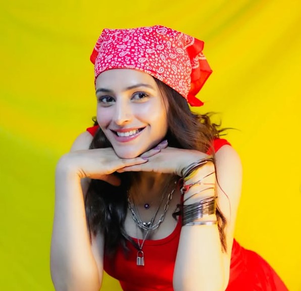 Samaira Thakur wiki