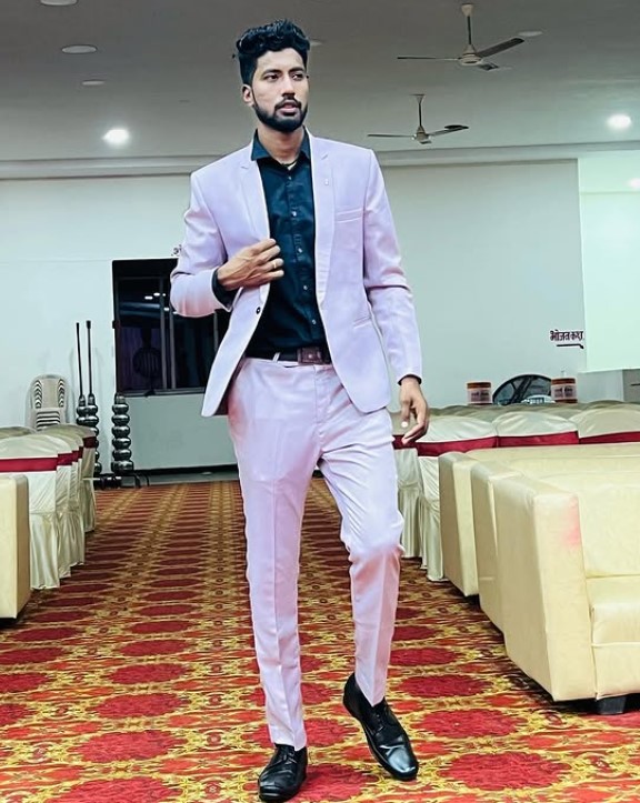 Saurabh Dubey height