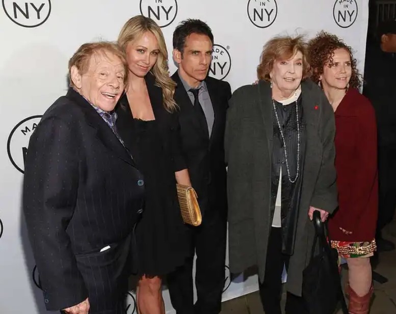 Amy Stiller with her parents and siblings
