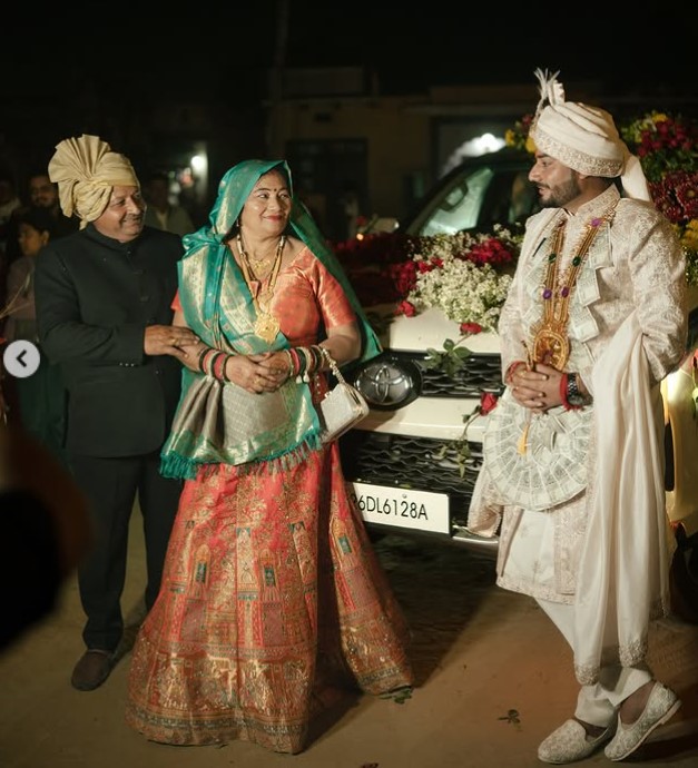 Arun Pawar with his parents