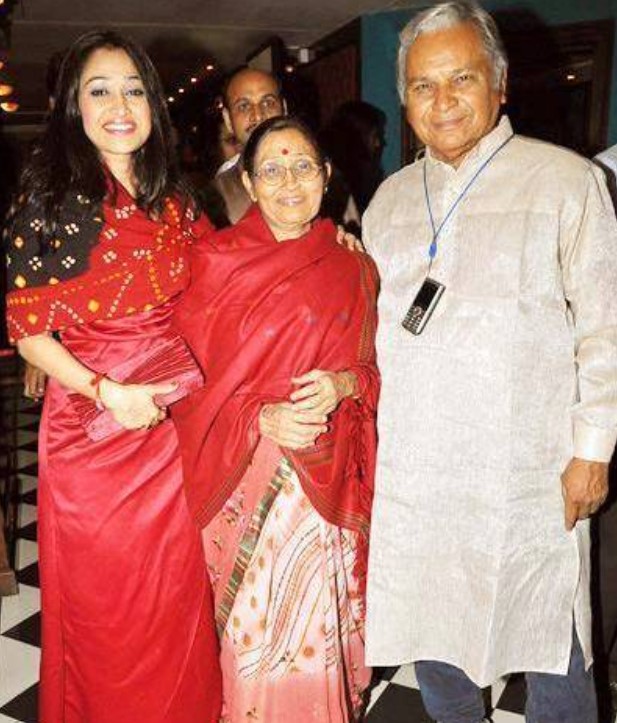 Bhim Vakani with his wife and daughter