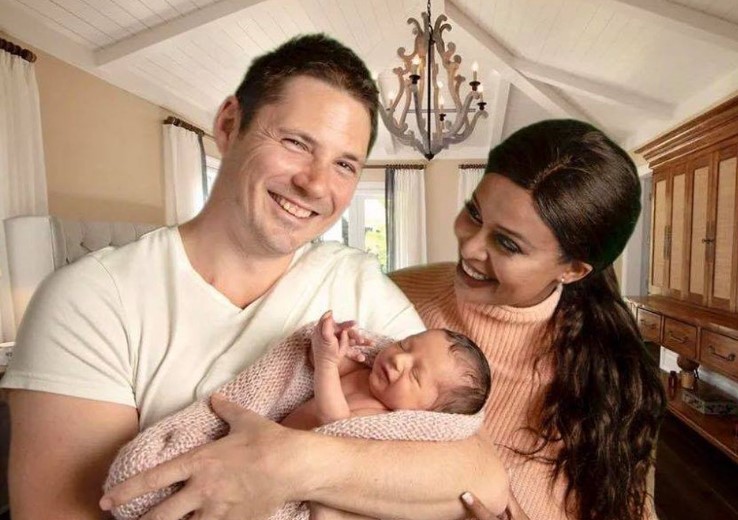 Fiori Giovanni with her husband and kid