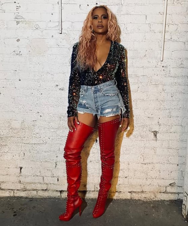 Laurieann Gibson height