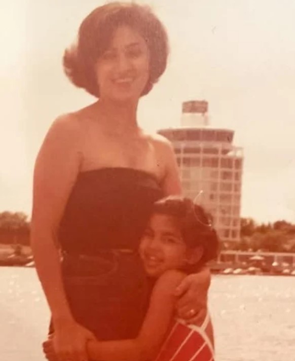 Leva Bonaparte's childhood image with her mom