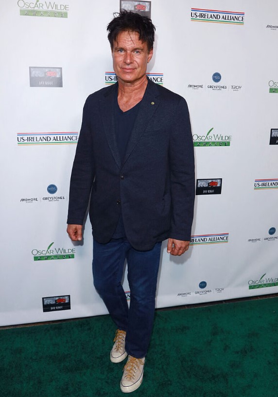 Patrick Muldoon height