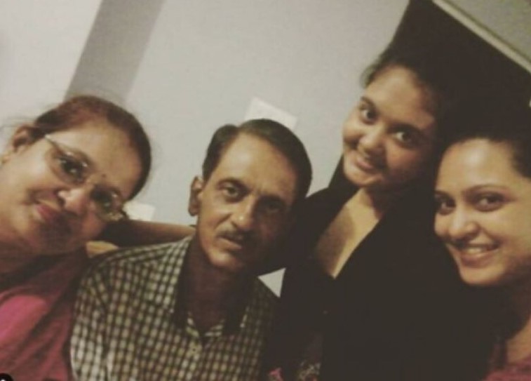Priyanka Sarkar with her parents and sister