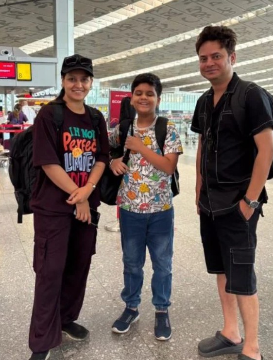 Rahul Banerjee with his wife and son
