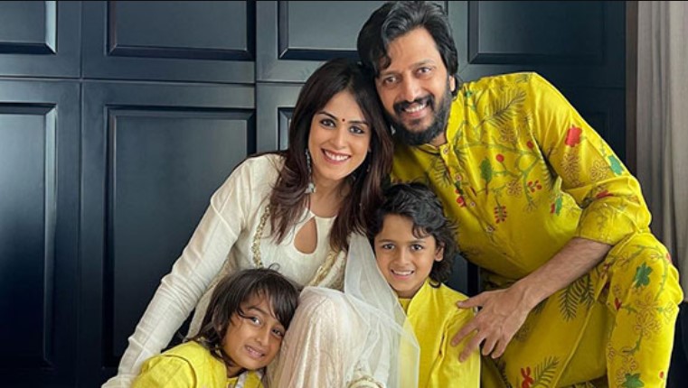 Rahyl Deshmukh with his parents and brother