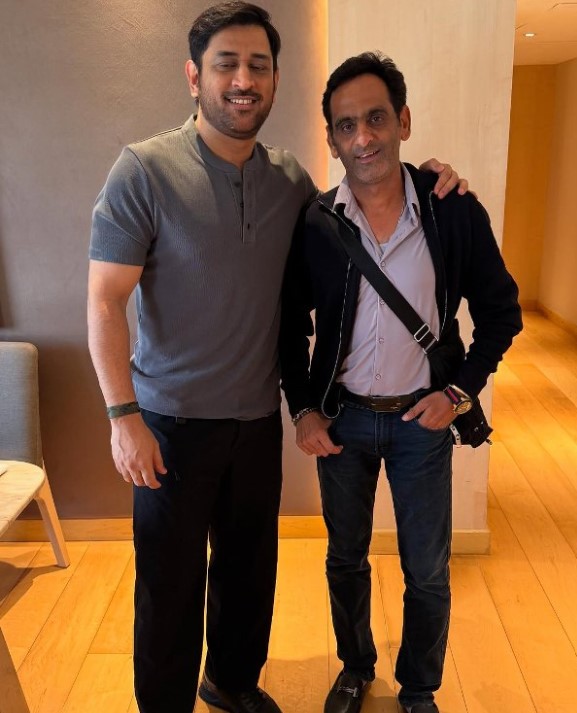 Romi Bhinder with MS Dhoni