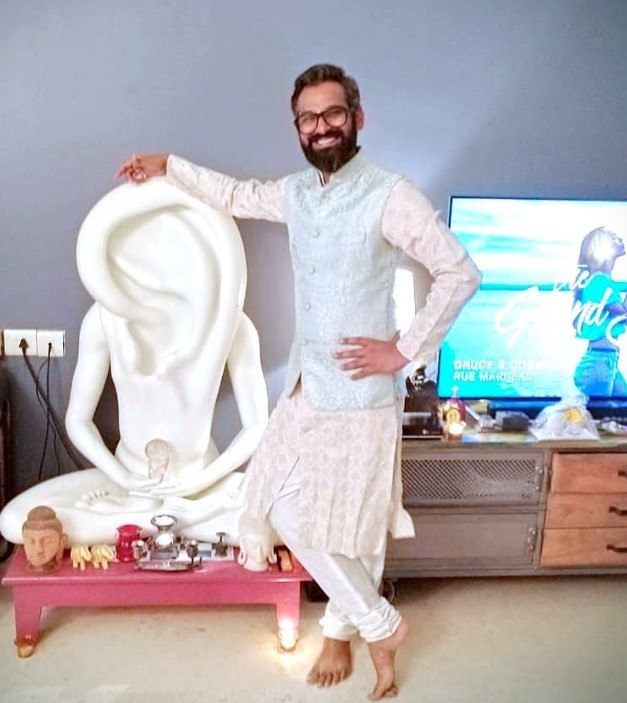 Saini S. Johray height