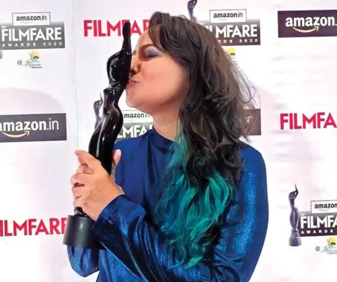 Shazia Iqbal won Filmfare Award for Dhadak 2