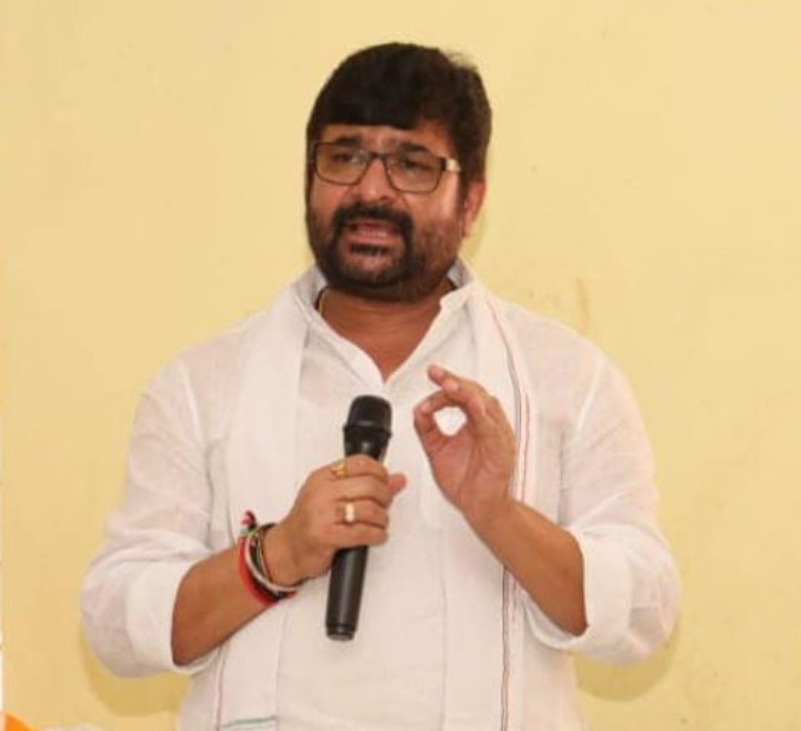 Vinay Kulkarni career