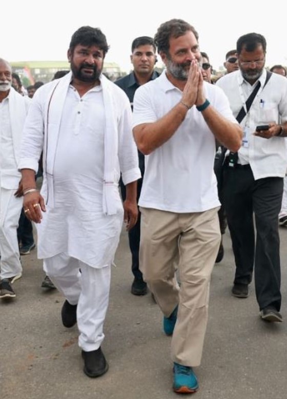 Vinay Kulkarni with Indian National Congress leader, Rahul Gandhi