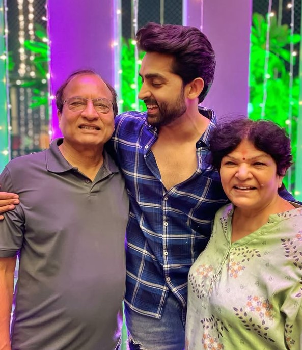 Adhvik Mahajan with his parents