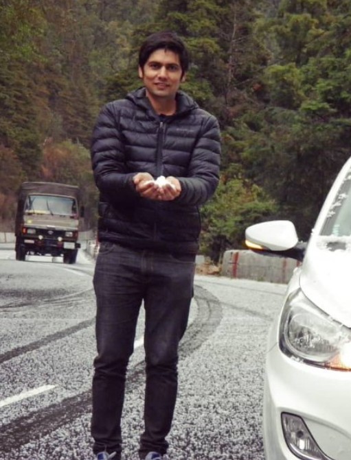 Dr Neelam Singh height