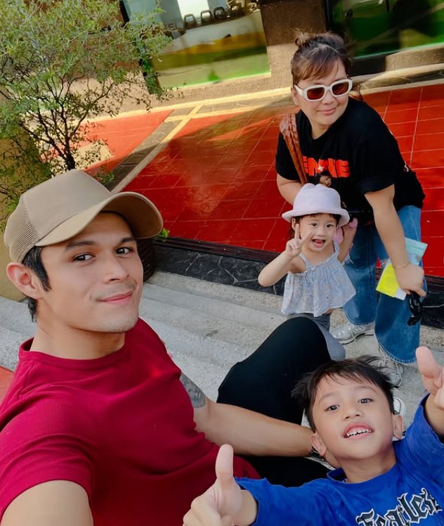 Jon Lucas with his wife and kids