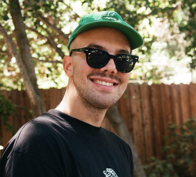 Mac Ayres age