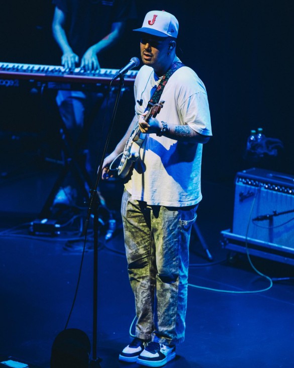 Mac Ayres height