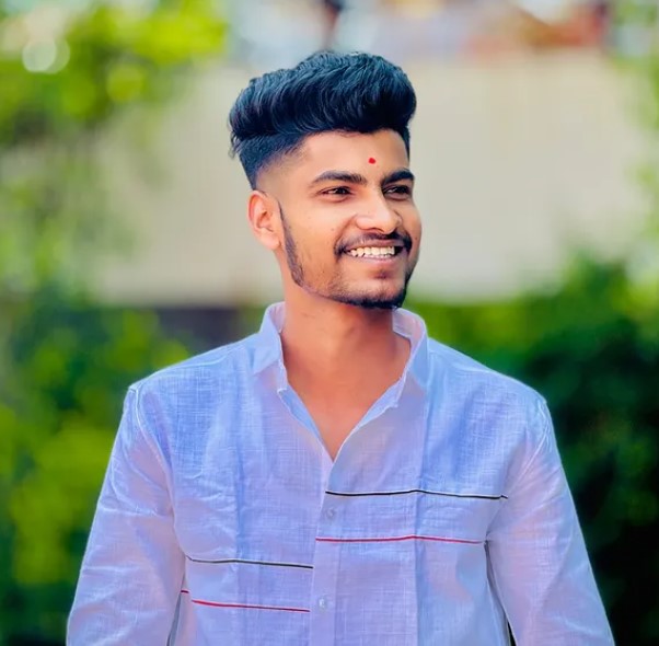 Mahesh Pawar age