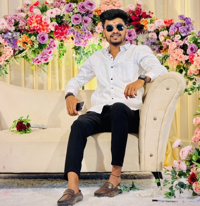 Mahesh Pawar bio