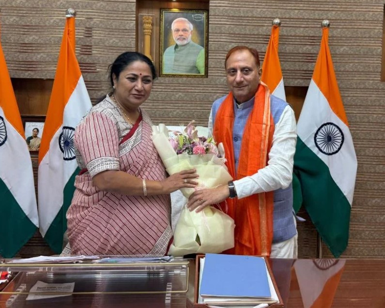 Pravesh Wahi with Delhi’s chief minister Rekha Gupta