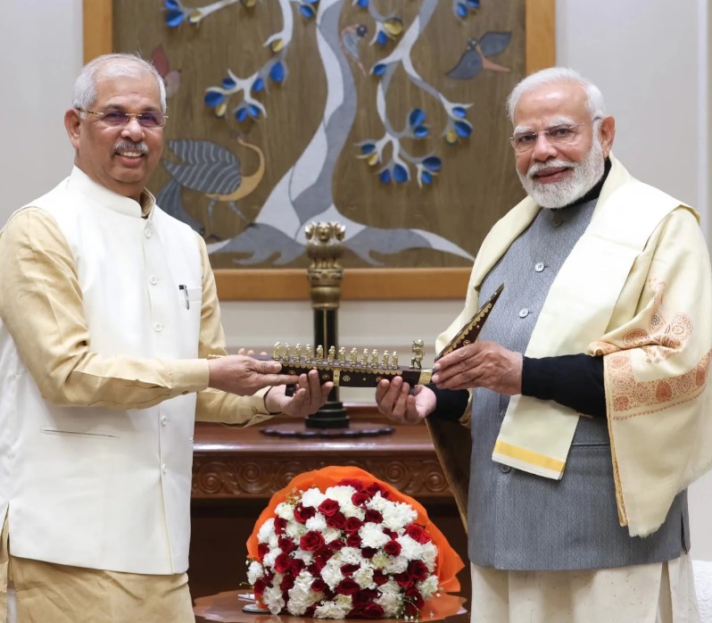 Rajendra Arlekar with PM Narendra Modi