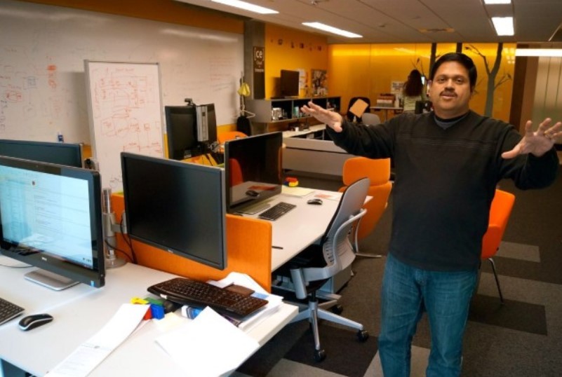 S. Somasegar gives a tour of the Microsoft Developer Division offices in 2014
