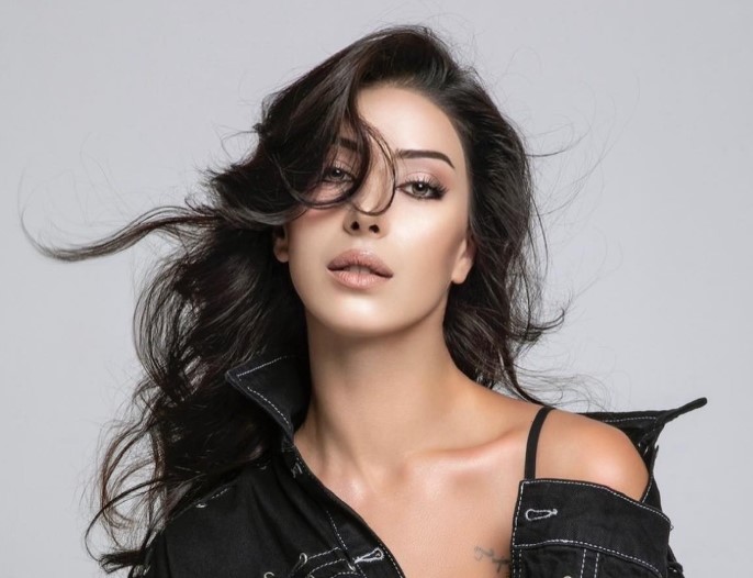 Siva Behrouzfar bio