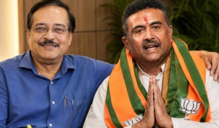Subrata Gupta (left) with West Bengal’s Chief Minister Suvendu Adhikari (right)