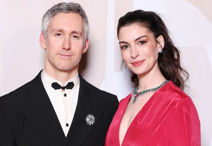Adam Shulman with his wife Anne Hathaway