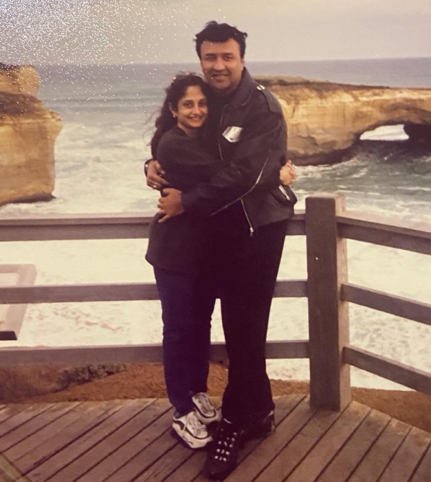 Anju Anu Malik and her husband's old image