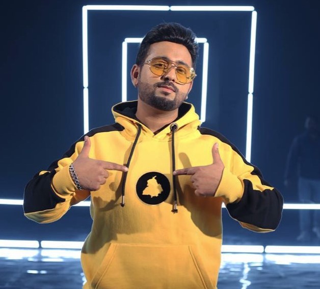 Gupz Sehra bio