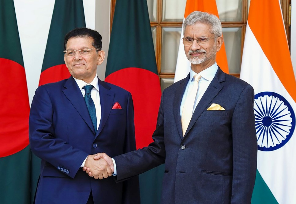 Khalilur Rahman with S. Jaishankar