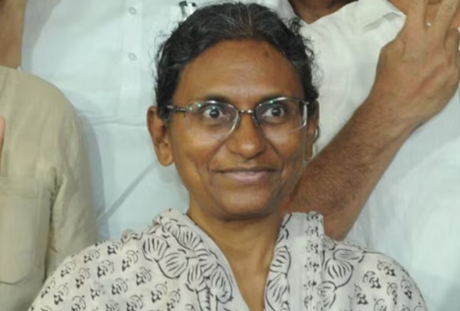 Meenakshi Natarajan wikipedia