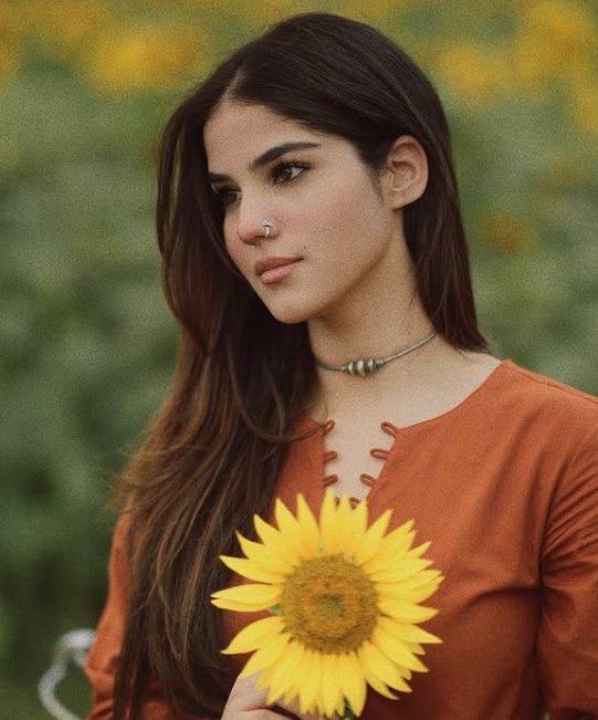 Aaveera Singh Masson bio