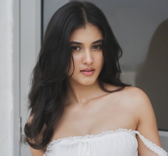 Aayushi Verma bio