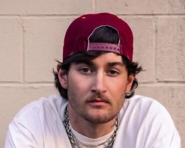 Austin Snell (Singer)
